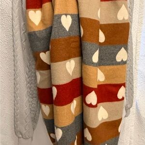 HAZEL BLUES REVERSIBLE | HEART PATTERN FRINGE WINTER SCARF NWOT